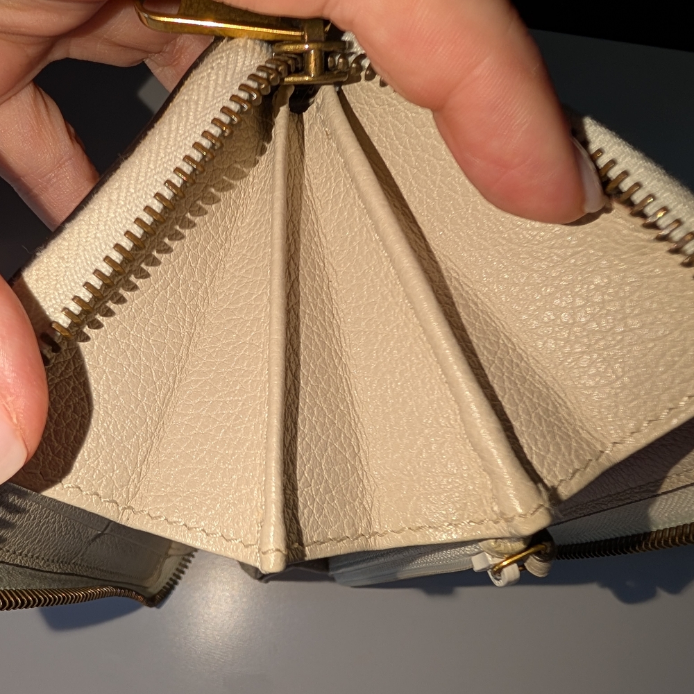 Gucci Cream Vintage Leather Zip Wallet with Interlocking GG - Picture 11 of 11